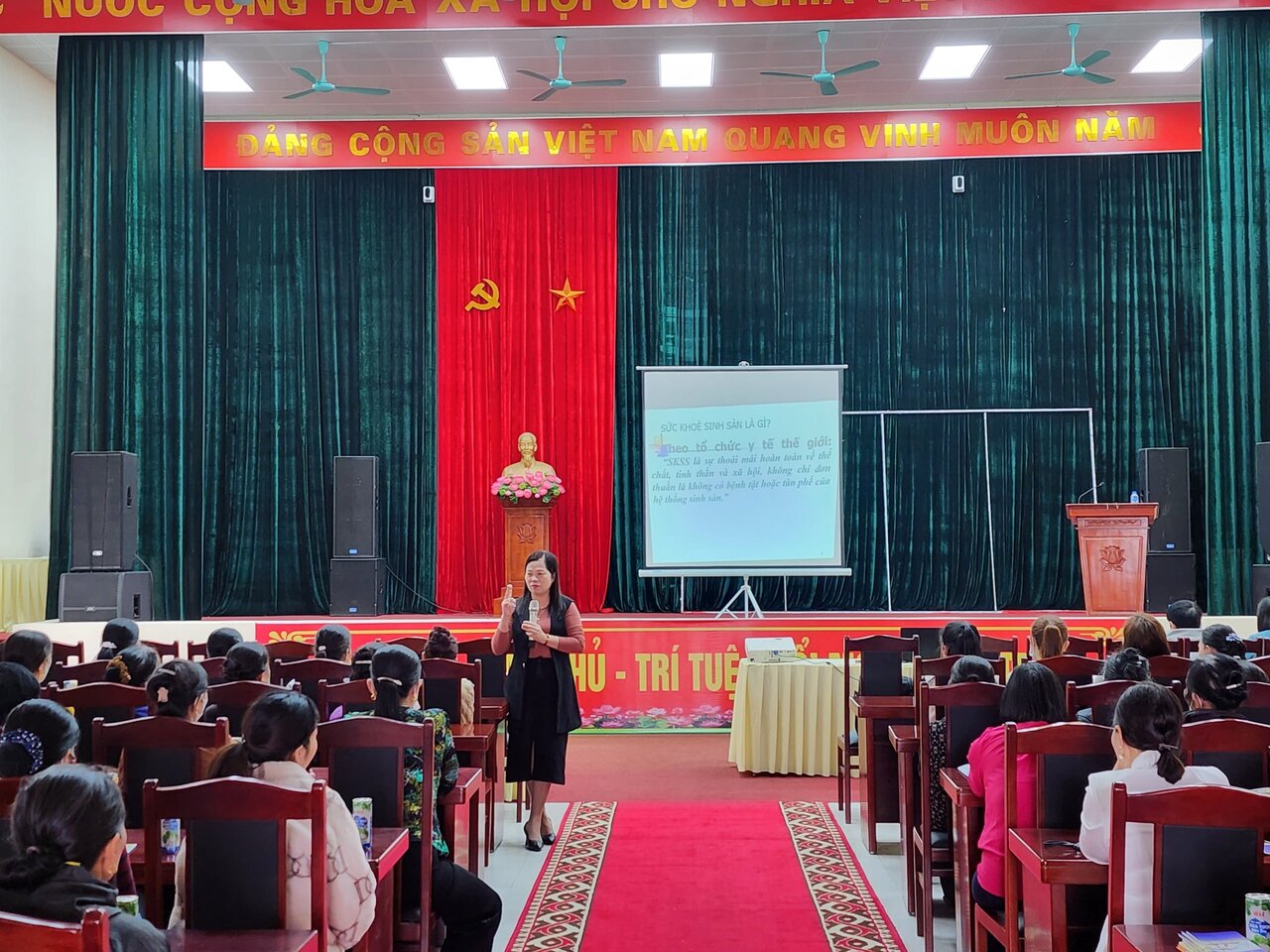 Trung tâm Y tế huyện Mê Linh tổ chức 18 lớp truyền thông về...